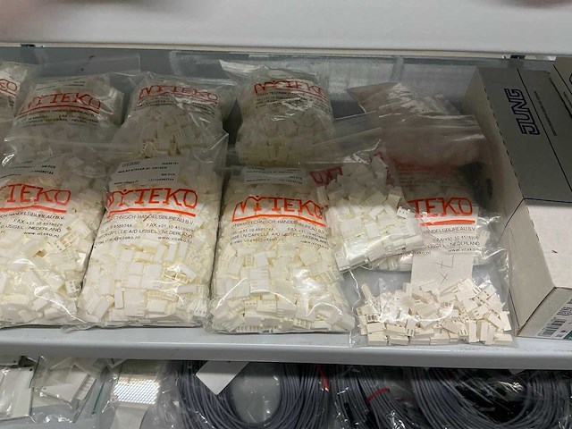 Partij divers installatie materiaal - afbeelding 9 van  24