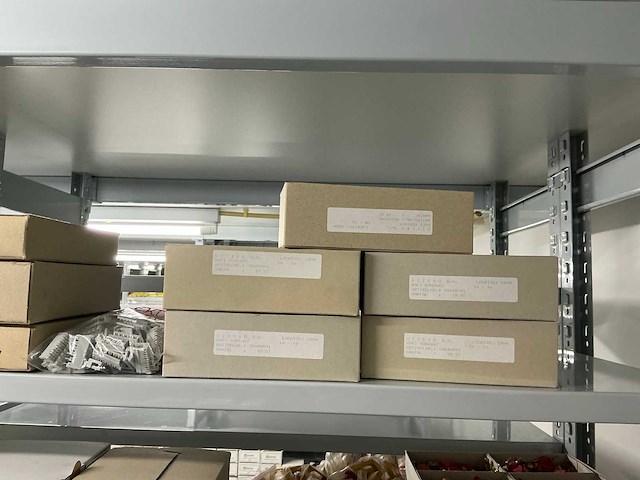 Partij divers installatie materiaal - afbeelding 13 van  24