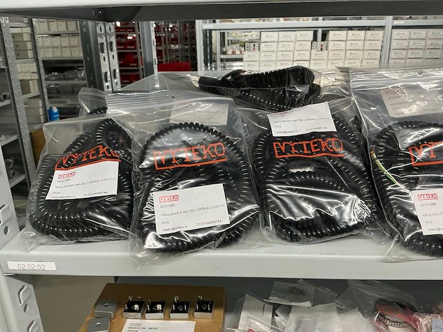 Partij divers installatie materiaal - afbeelding 24 van  24