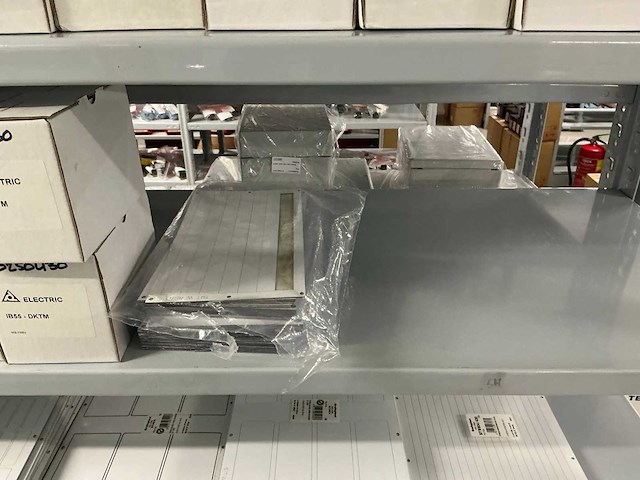 Partij divers installatie materiaal - afbeelding 23 van  28