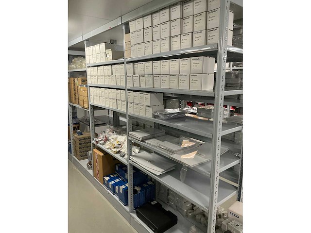 Partij divers installatie materiaal - afbeelding 15 van  28