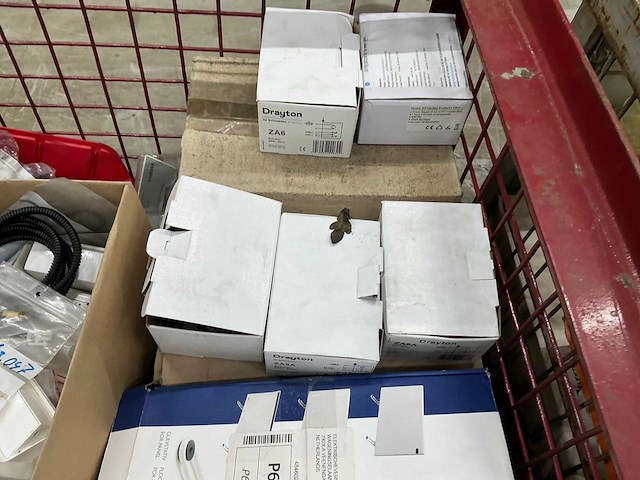 Partij divers installatie materiaal - afbeelding 7 van  10