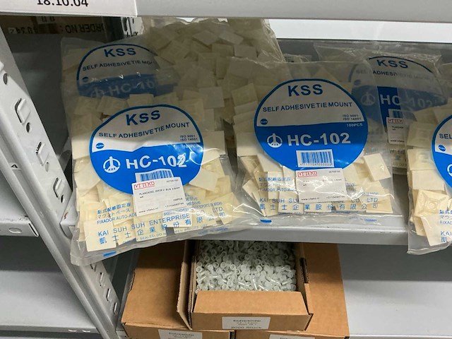 Partij divers installatiemateriaal (172x) - afbeelding 10 van  21