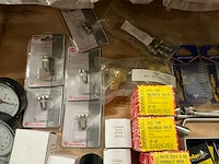 Partij divers installatiemateriaal (73x) - afbeelding 9 van  10