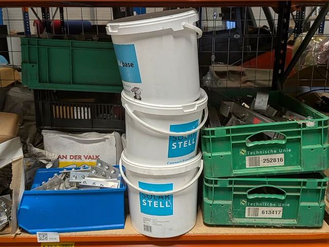 Partij divers installatiemateriaal en onderdelen - afbeelding 15 van  21