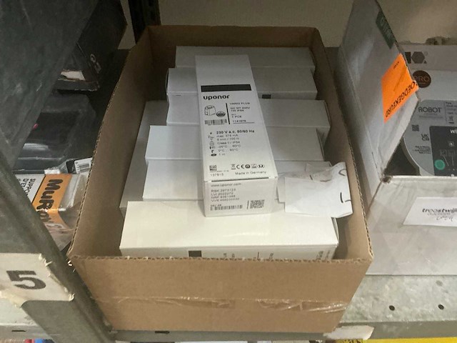 Partij divers installatiemateriaal - afbeelding 2 van  9