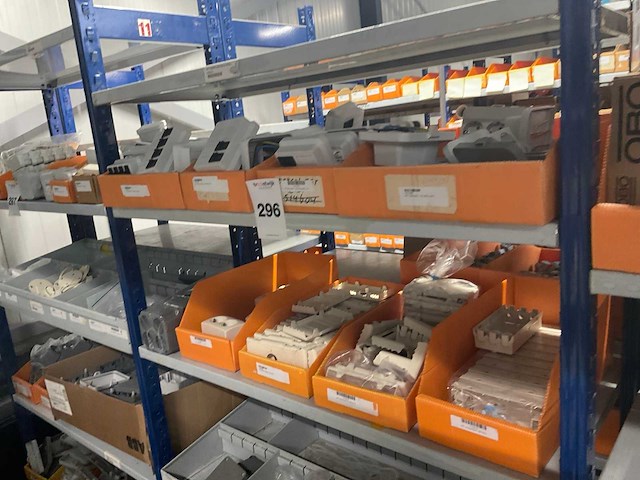 Partij divers installatiemateriaal - afbeelding 1 van  5