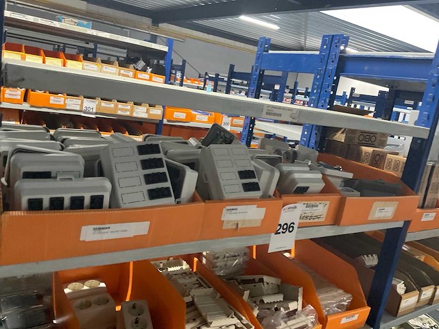 Partij divers installatiemateriaal - afbeelding 2 van  5