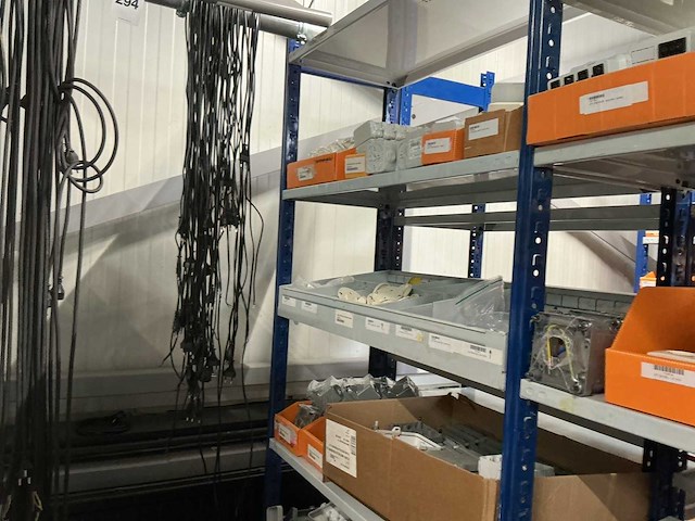 Partij divers installatiemateriaal - afbeelding 1 van  7