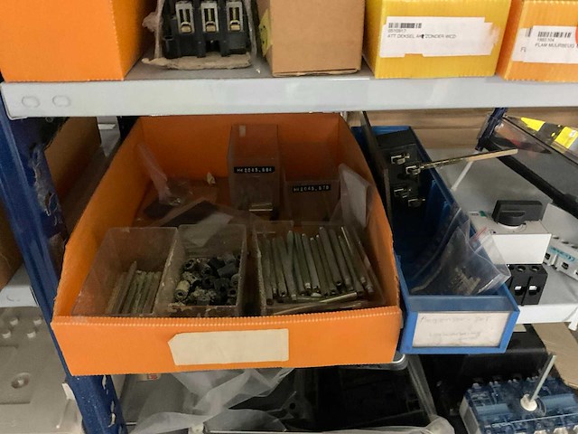 Partij divers installatiemateriaal - afbeelding 2 van  10