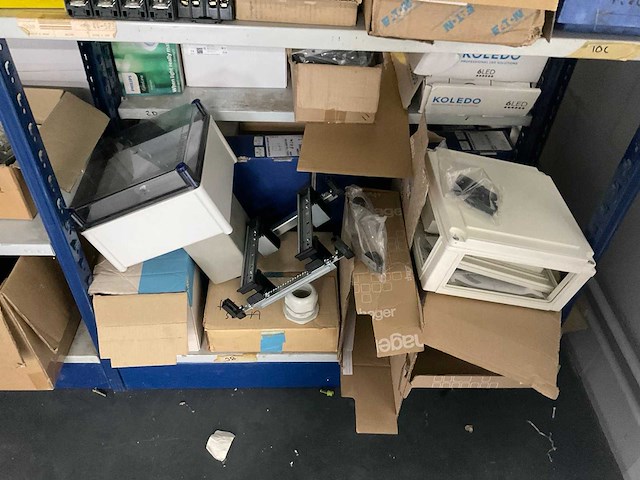 Partij divers installatiemateriaal - afbeelding 10 van  10