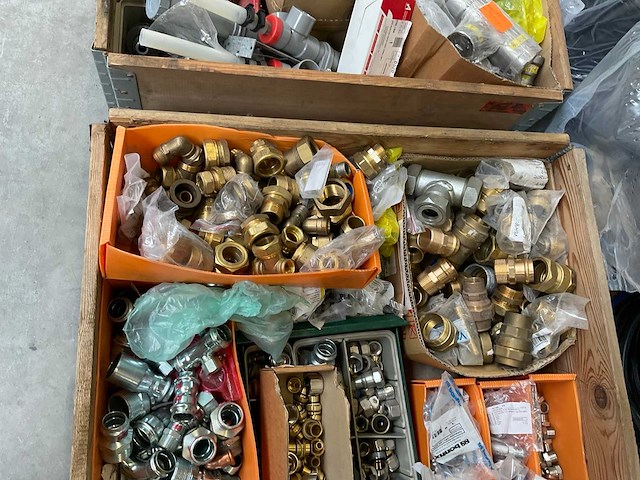 Partij divers installatiemateriaal - afbeelding 3 van  4