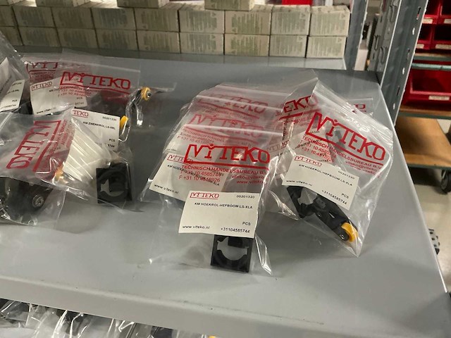 Partij divers installatiemateriaal - afbeelding 5 van  78