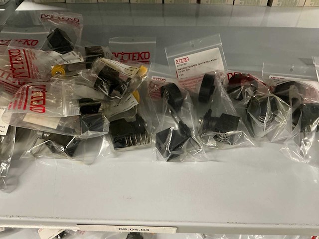 Partij divers installatiemateriaal - afbeelding 10 van  78