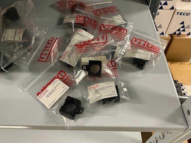 Partij divers installatiemateriaal - afbeelding 13 van  78