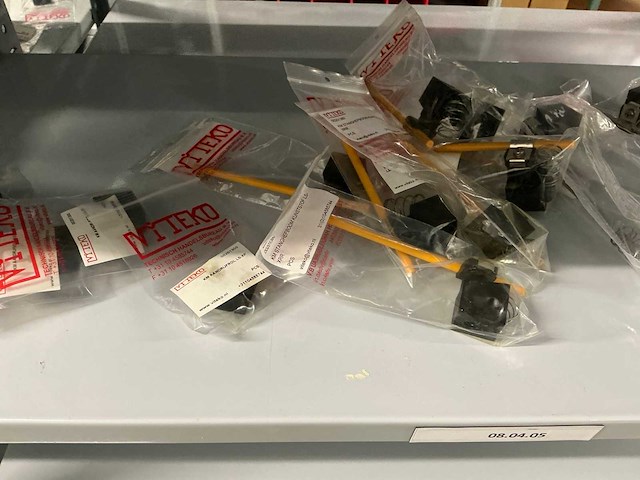 Partij divers installatiemateriaal - afbeelding 15 van  78