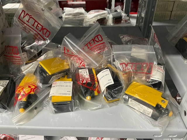 Partij divers installatiemateriaal - afbeelding 24 van  78