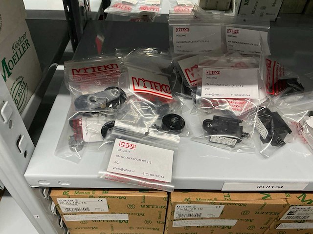 Partij divers installatiemateriaal - afbeelding 29 van  78