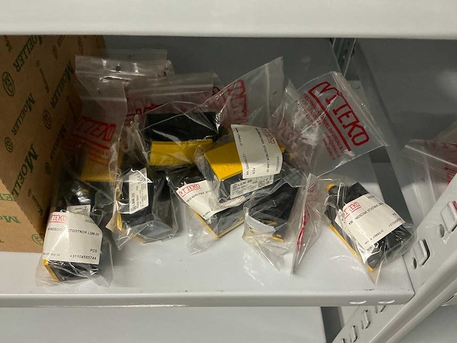 Partij divers installatiemateriaal - afbeelding 32 van  78