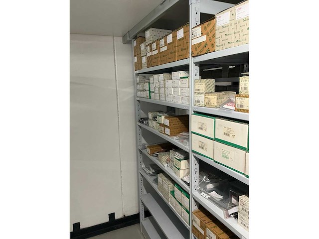 Partij divers installatiemateriaal - afbeelding 45 van  78