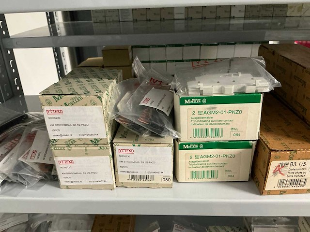 Partij divers installatiemateriaal - afbeelding 65 van  78