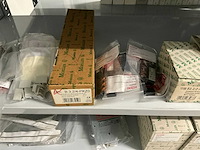 Partij divers installatiemateriaal - afbeelding 70 van  78