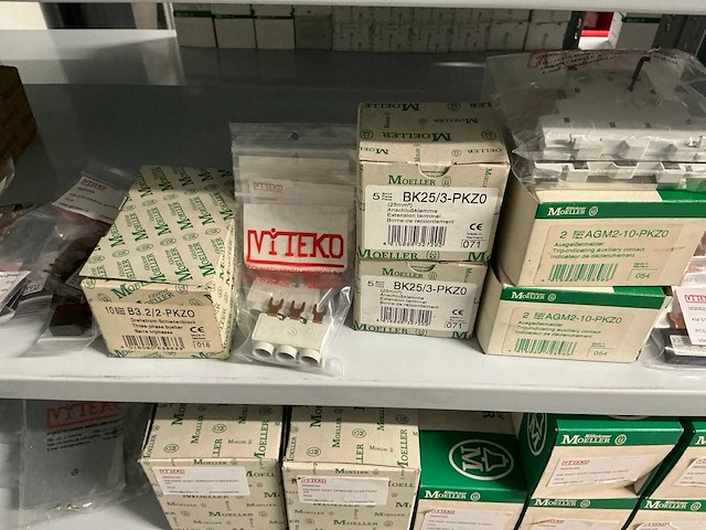 Partij divers installatiemateriaal - afbeelding 71 van  78