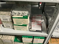 Partij divers installatiemateriaal - afbeelding 72 van  78