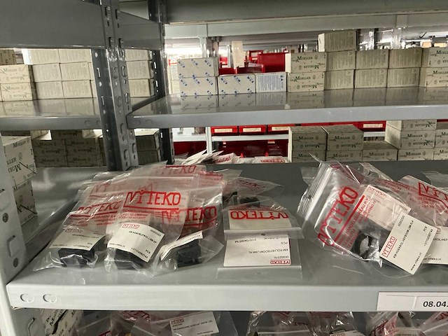 Partij divers installatiemateriaal - afbeelding 77 van  78