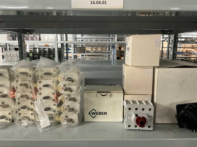 Partij divers installatiemateriaal - afbeelding 2 van  56