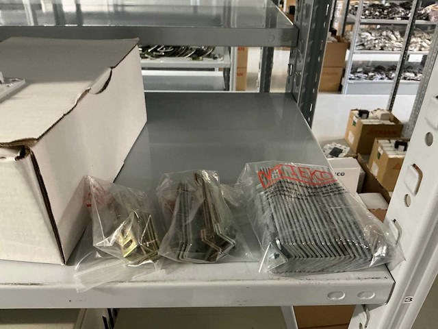 Partij divers installatiemateriaal - afbeelding 4 van  56