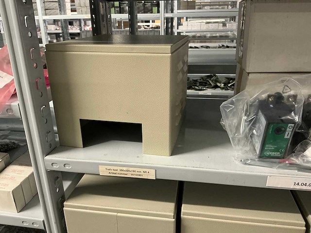 Partij divers installatiemateriaal - afbeelding 6 van  56