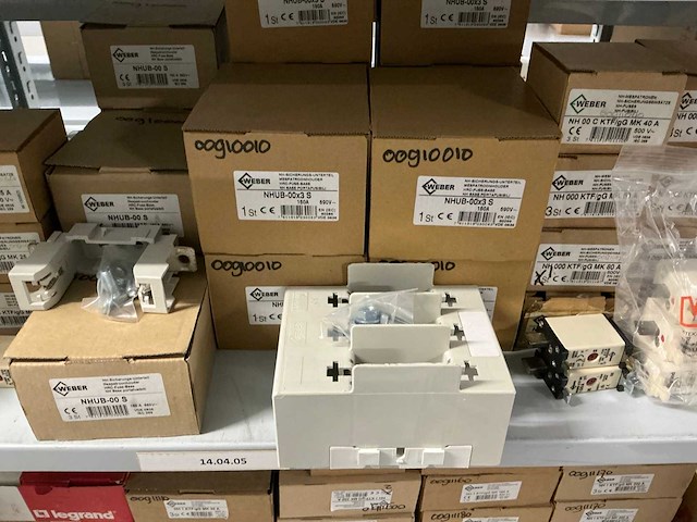 Partij divers installatiemateriaal - afbeelding 10 van  56