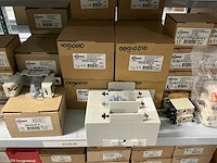 Partij divers installatiemateriaal - afbeelding 10 van  56