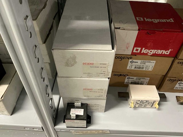 Partij divers installatiemateriaal - afbeelding 14 van  56