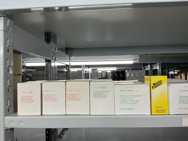 Partij divers installatiemateriaal - afbeelding 20 van  56