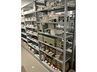 Partij divers installatiemateriaal - afbeelding 12 van  56