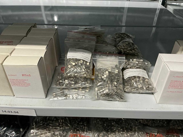 Partij divers installatiemateriaal - afbeelding 31 van  56