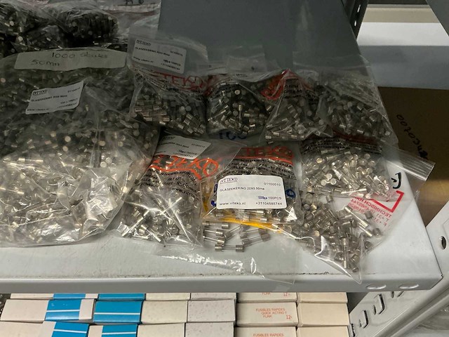 Partij divers installatiemateriaal - afbeelding 33 van  56