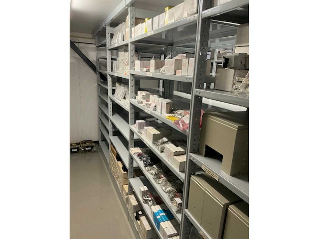 Partij divers installatiemateriaal - afbeelding 23 van  56