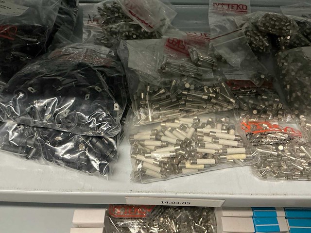 Partij divers installatiemateriaal - afbeelding 36 van  56