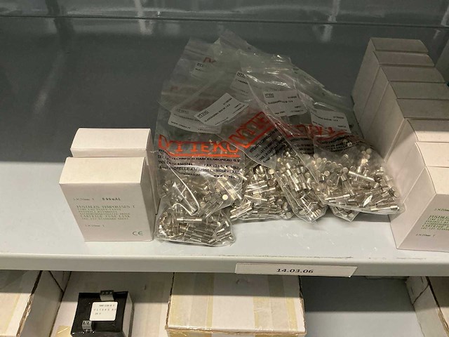 Partij divers installatiemateriaal - afbeelding 40 van  56