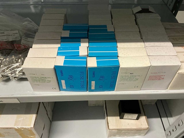 Partij divers installatiemateriaal - afbeelding 41 van  56