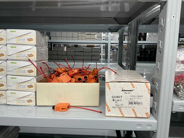 Partij divers installatiemateriaal - afbeelding 49 van  56