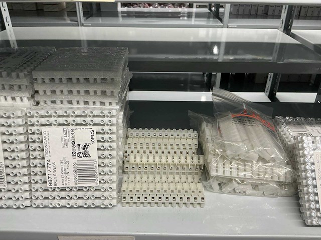 Partij divers installatiemateriaal - afbeelding 51 van  56