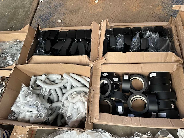 Partij divers installatiemateriaal - afbeelding 6 van  15