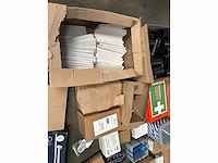 Partij divers installatiemateriaal - afbeelding 9 van  15