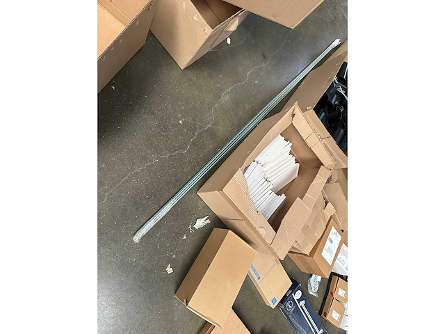 Partij divers installatiemateriaal - afbeelding 10 van  15