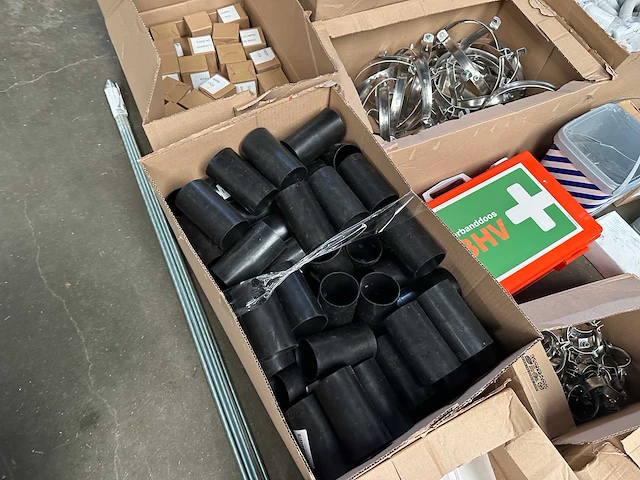Partij divers installatiemateriaal - afbeelding 11 van  15