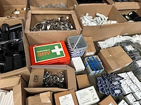 Partij divers installatiemateriaal - afbeelding 13 van  15